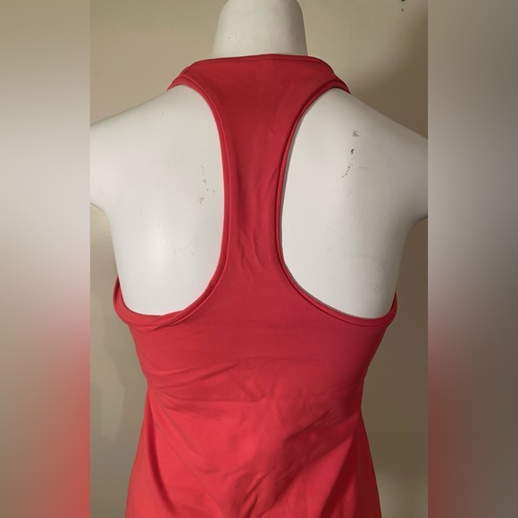 Tonic Active Yoga Top with Built in Shelf Bra Size Medium in EUC - Picture 8 of 12